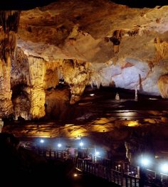 PHong Nha Cave